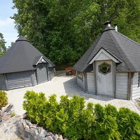 Reiu Holiday Centre *